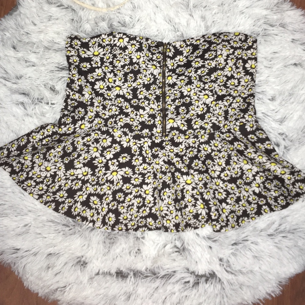 Cute crop top daisy shirt